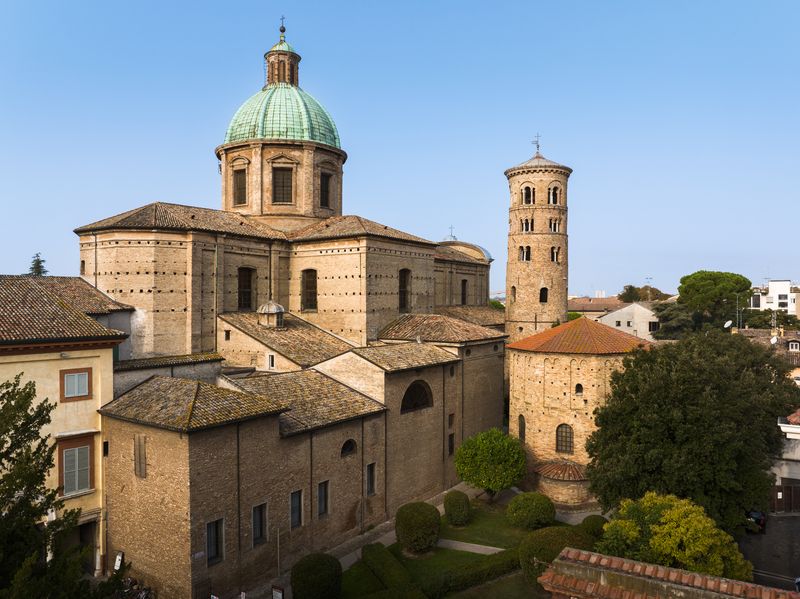 Duomo e Battistero Neoniano (diritti fotografia dell'Opera di Religione della Diocesi di Ravenna, courtesy Servizio Turismo di Ravenna)